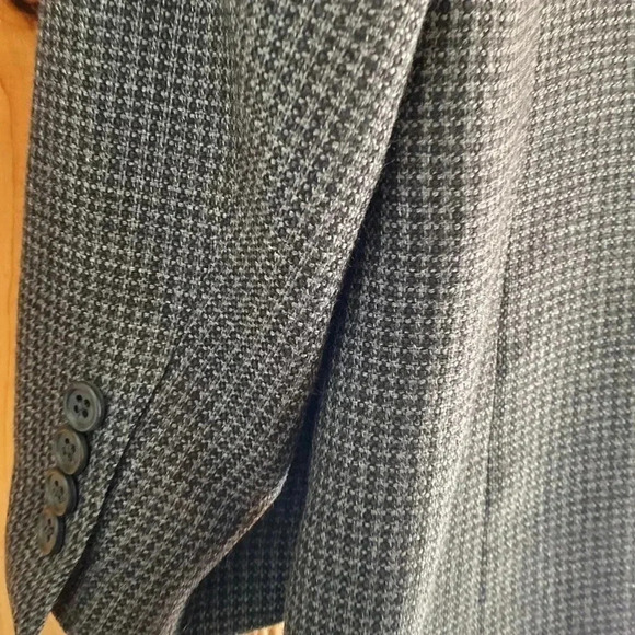 Jos A Bank 100 % wool black and gray single rear vent men’s sport coat 48R - Picture 9 of 9